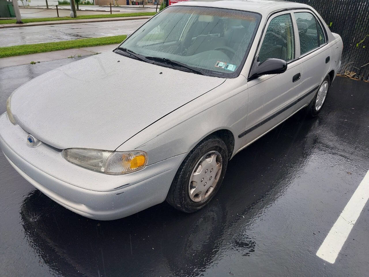 Used 1999 Chevrolet Prizm w/ Preferred Equipment Group 2 FWD image 2