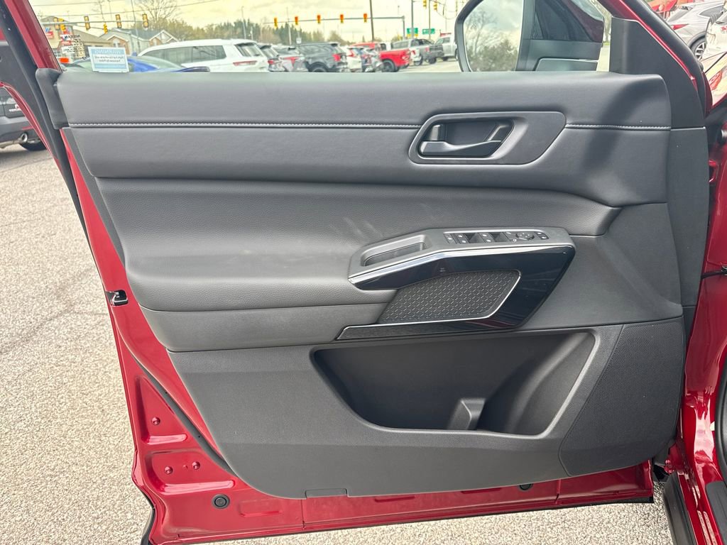 New 2026 Nissan Pathfinder SV w/ SV Premium Package image 11