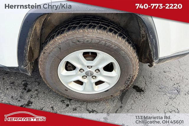 Used 2017 Jeep Grand Cherokee Laredo w/ Quick Order Package 2BE RWD image 12