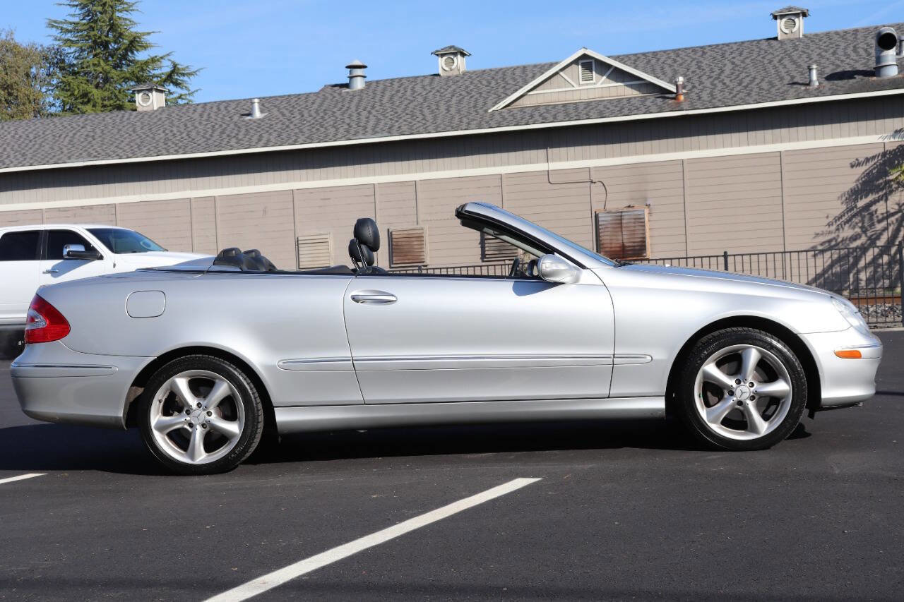 Used 2005 Mercedes-Benz CLK 320 Cabriolet image 9