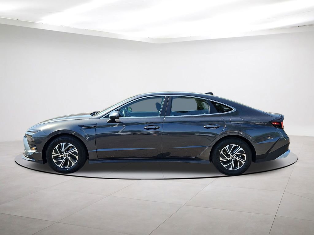 Used 2026 Hyundai Sonata Blue FWD image 4