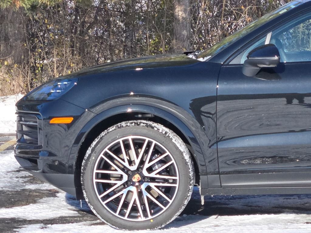 New 2026 Porsche Cayenne Coupe AWD/4WD image 9