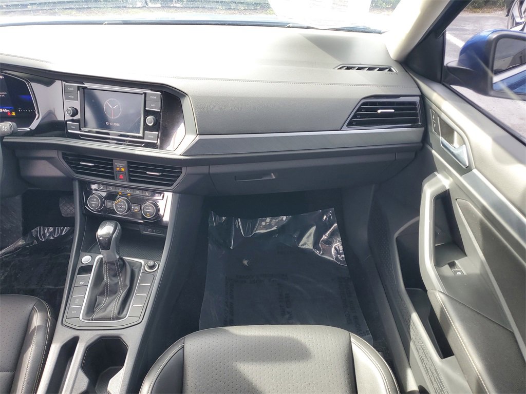 Used 2022 Volkswagen Jetta SE image 13