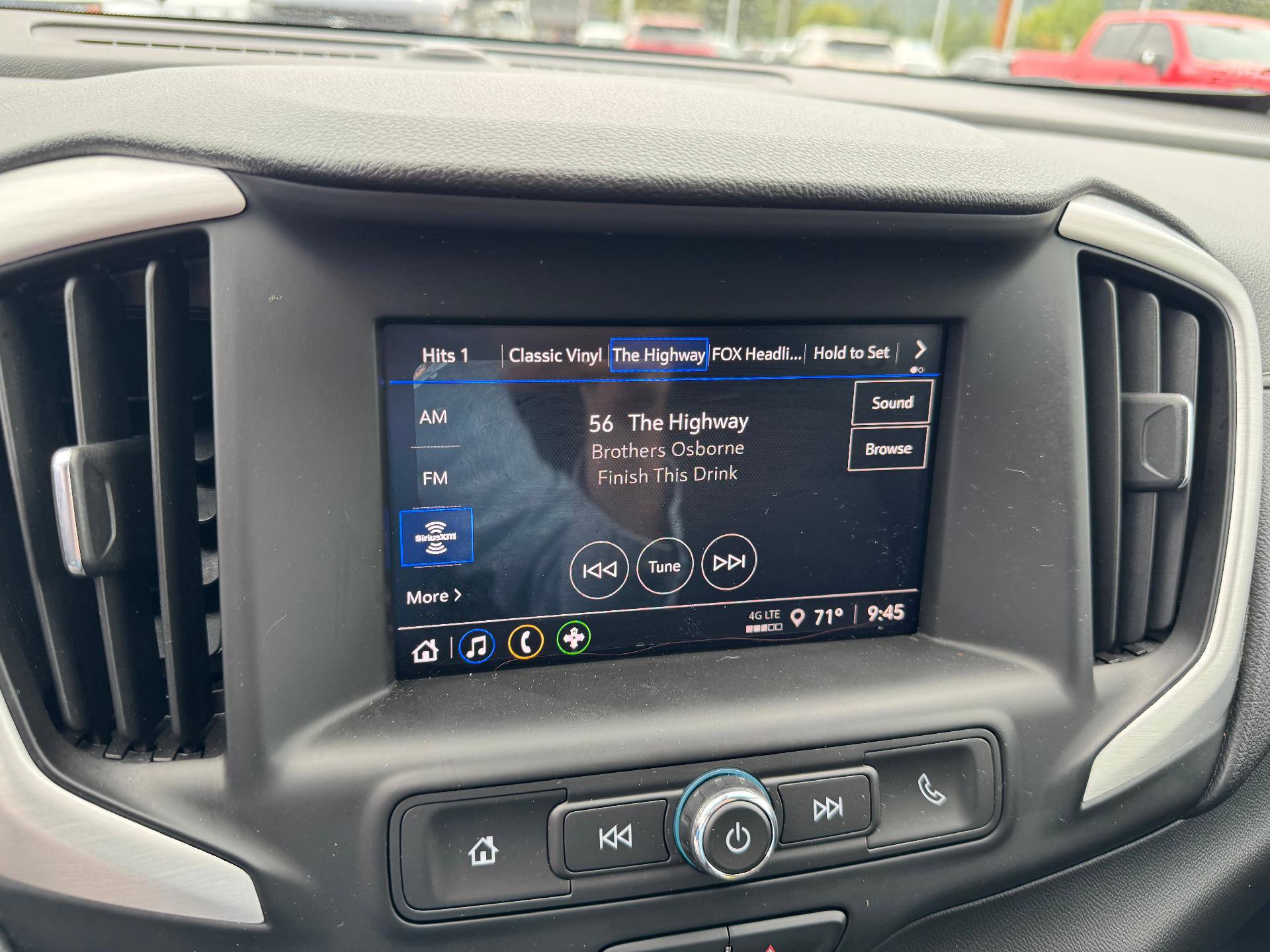 Used 2024 GMC Terrain SLE image 29