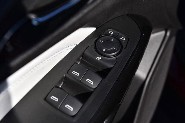 Used 2025 Chevrolet Trax LT w/ LT Convenience Package image 8