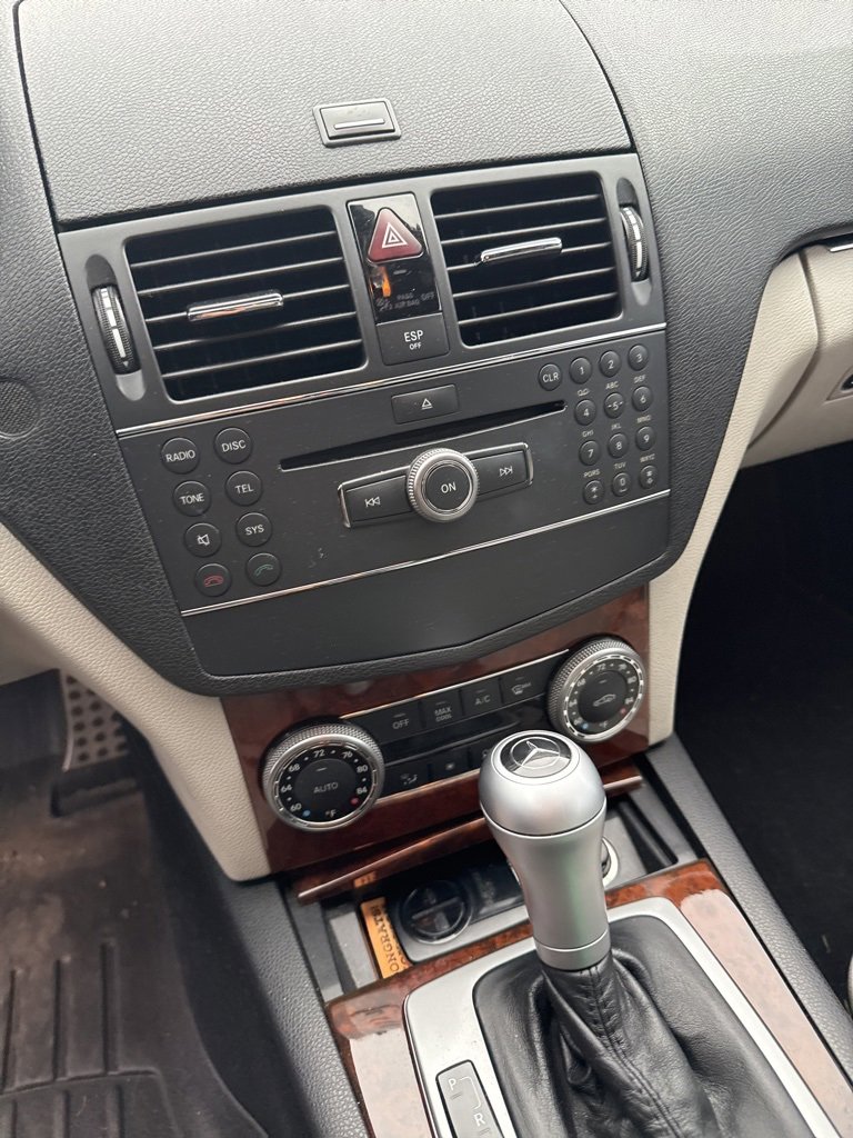 Used 2009 Mercedes-Benz C 300 Sedan image 8