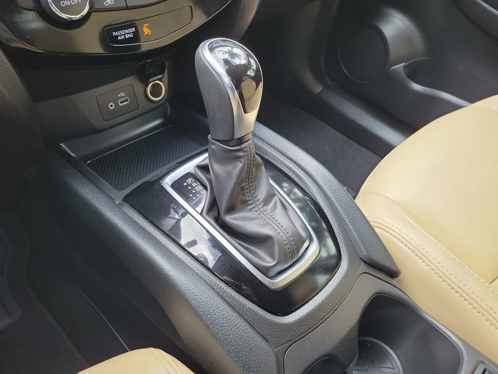 Certified 2022 Nissan Rogue Sport SV image 32