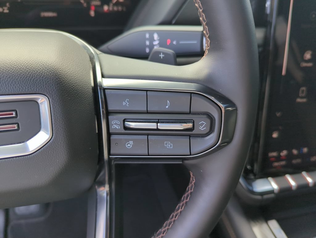 Used 2025 GMC Yukon AT4 w/ AT4 Premium Package AWD/4WD image 22