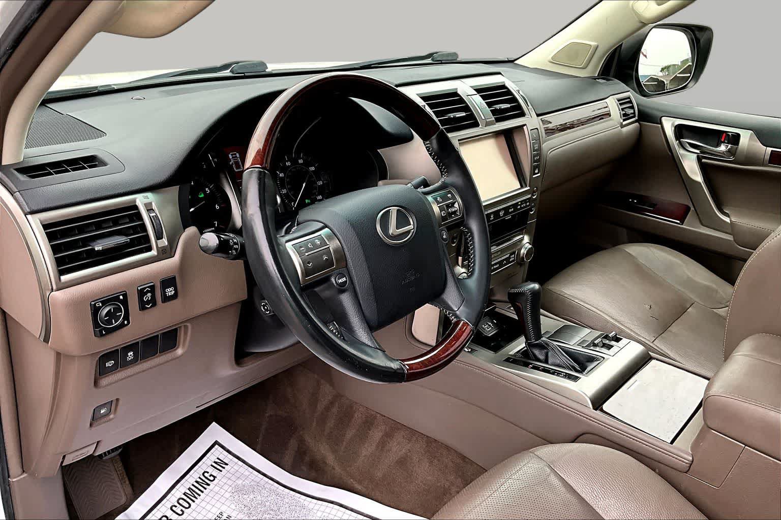 Used 2015 Lexus GX 460 w/ Premium Package AWD/4WD image 18