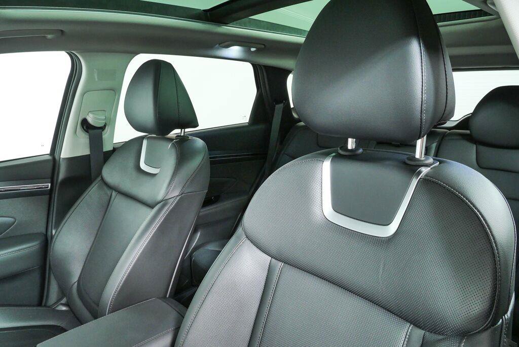 Used 2024 Hyundai Tucson Limited AWD/4WD image 5