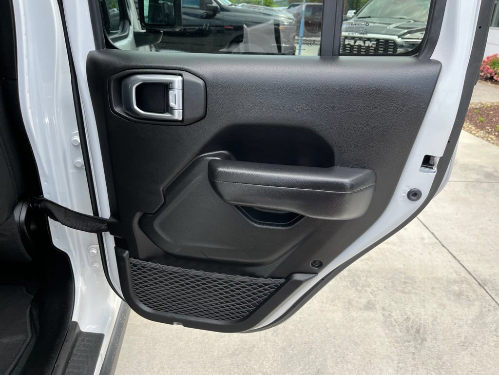 Used 2023 Jeep Gladiator Rubicon AWD/4WD image 25
