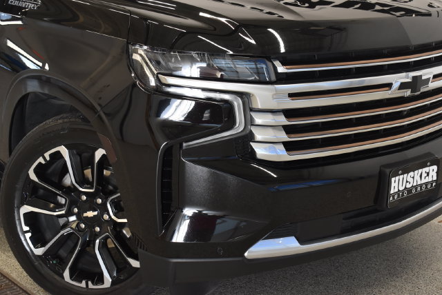 Used 2023 Chevrolet Tahoe High Country w/ LPO, Illumination Package AWD/4WD image 29