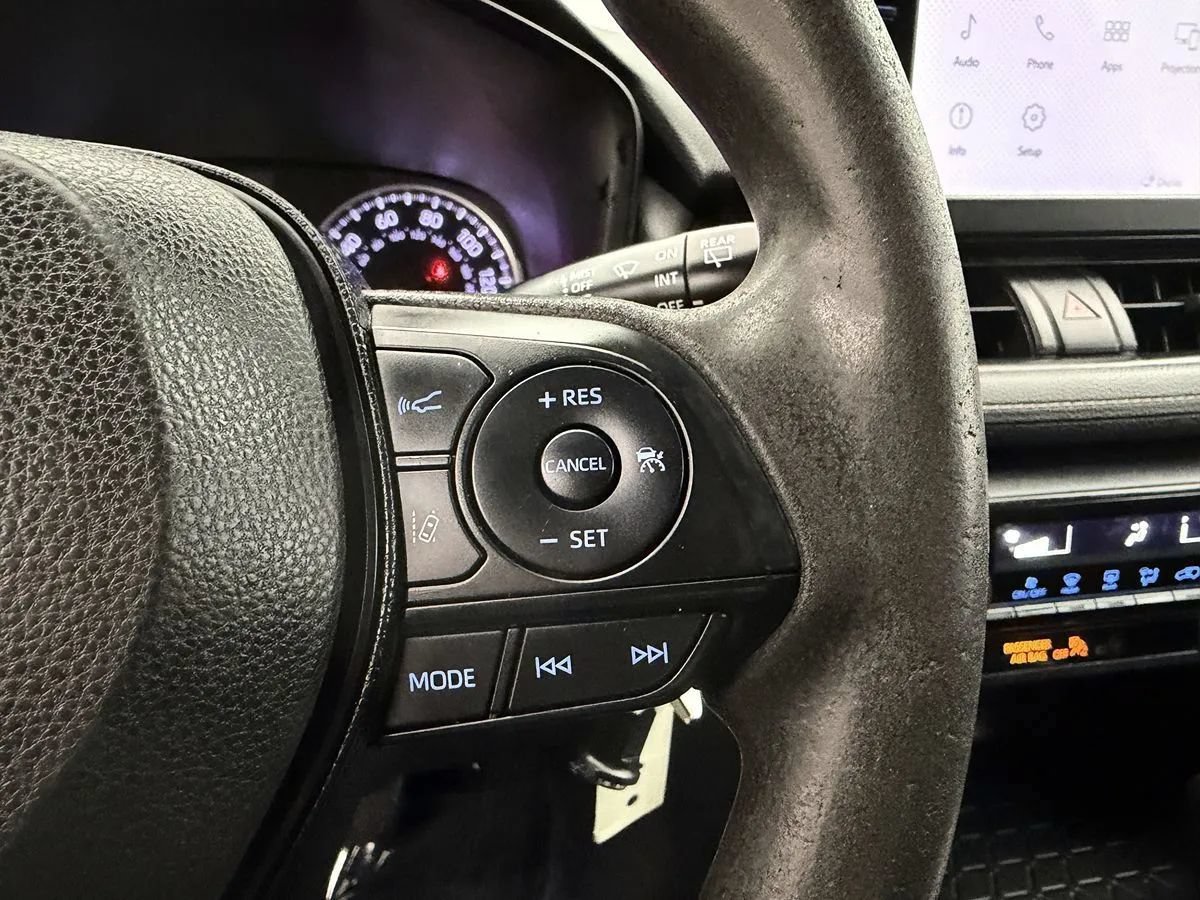 Used 2019 Toyota RAV4 LE AWD/4WD image 12