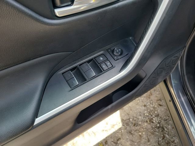 Used 2023 Toyota RAV4 SE image 14