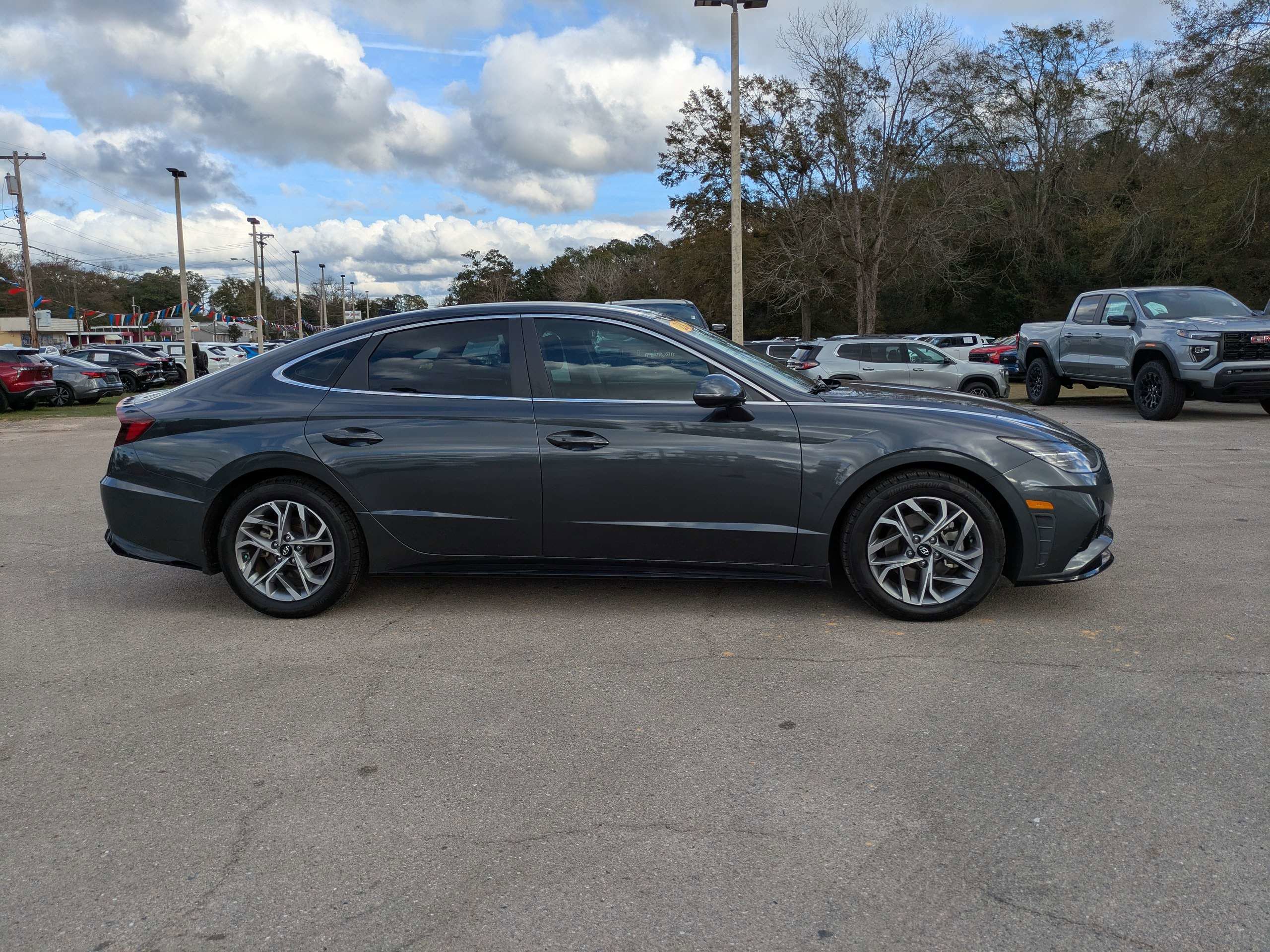 Used 2023 Hyundai Sonata SEL image 3