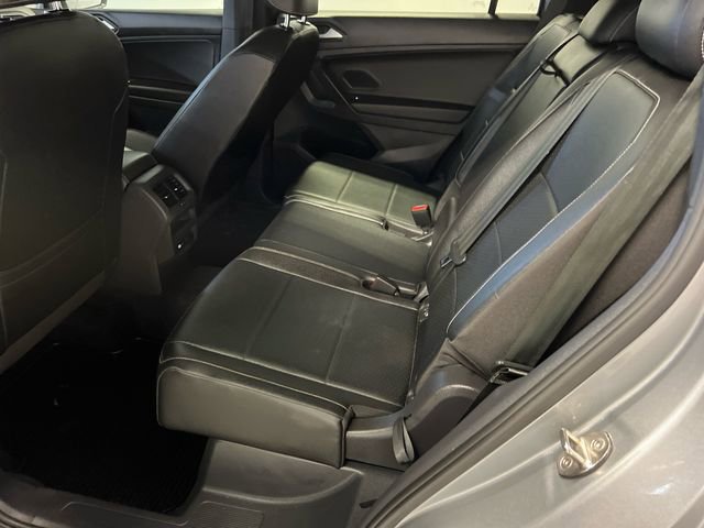 Used 2021 Volkswagen Tiguan SE R-Line image 16