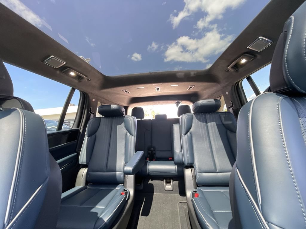 Used 2025 Cadillac Escalade IQ Luxury 2 w/ LPO, Premium Carpet Package AWD/4WD image 19