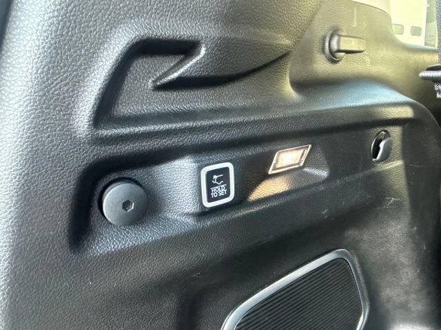 Used 2023 Jeep Grand Cherokee L Limited w/ Luxury Tech Group II AWD/4WD image 13
