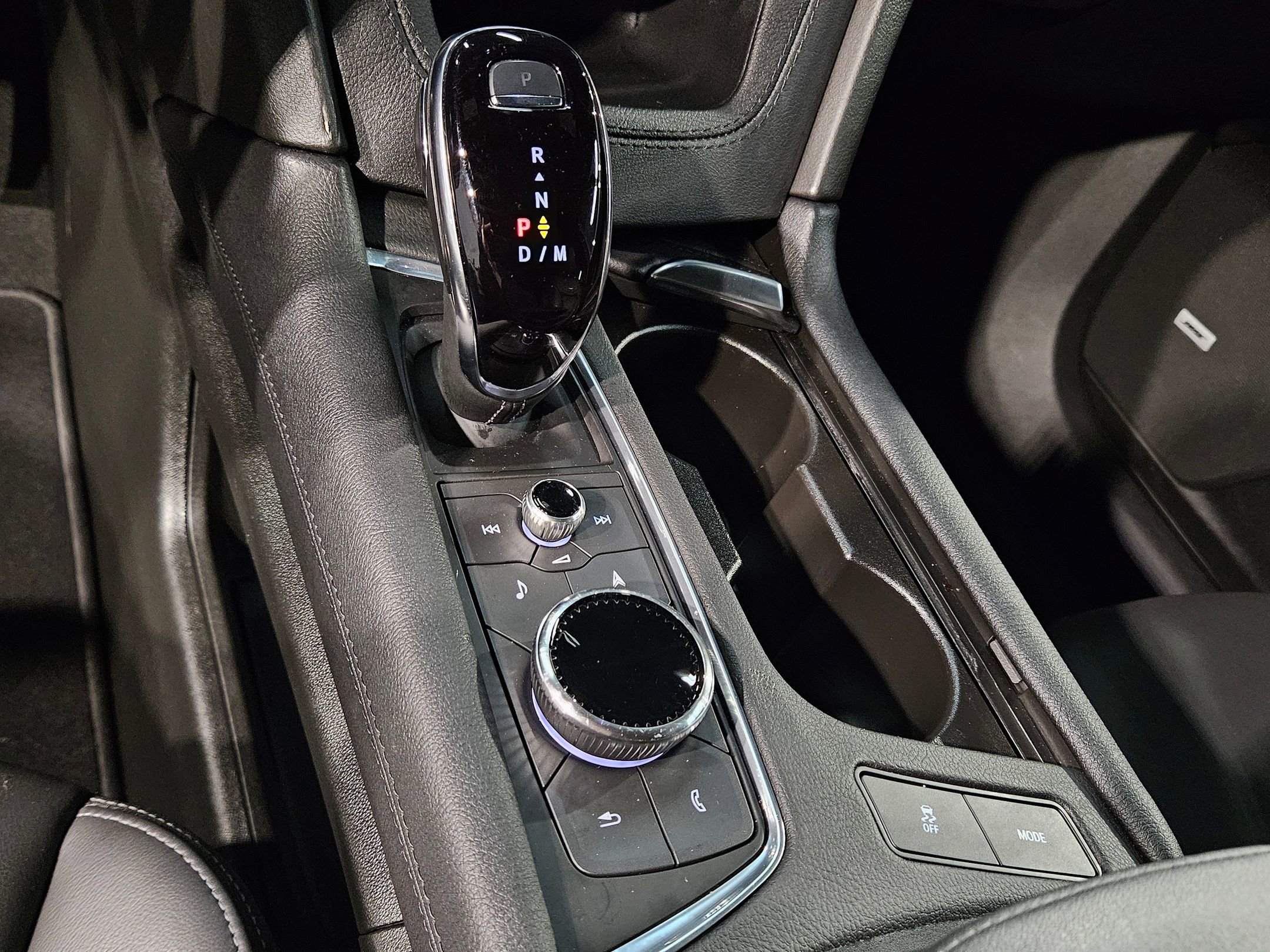 Used 2025 Cadillac XT6 Premium Luxury image 34