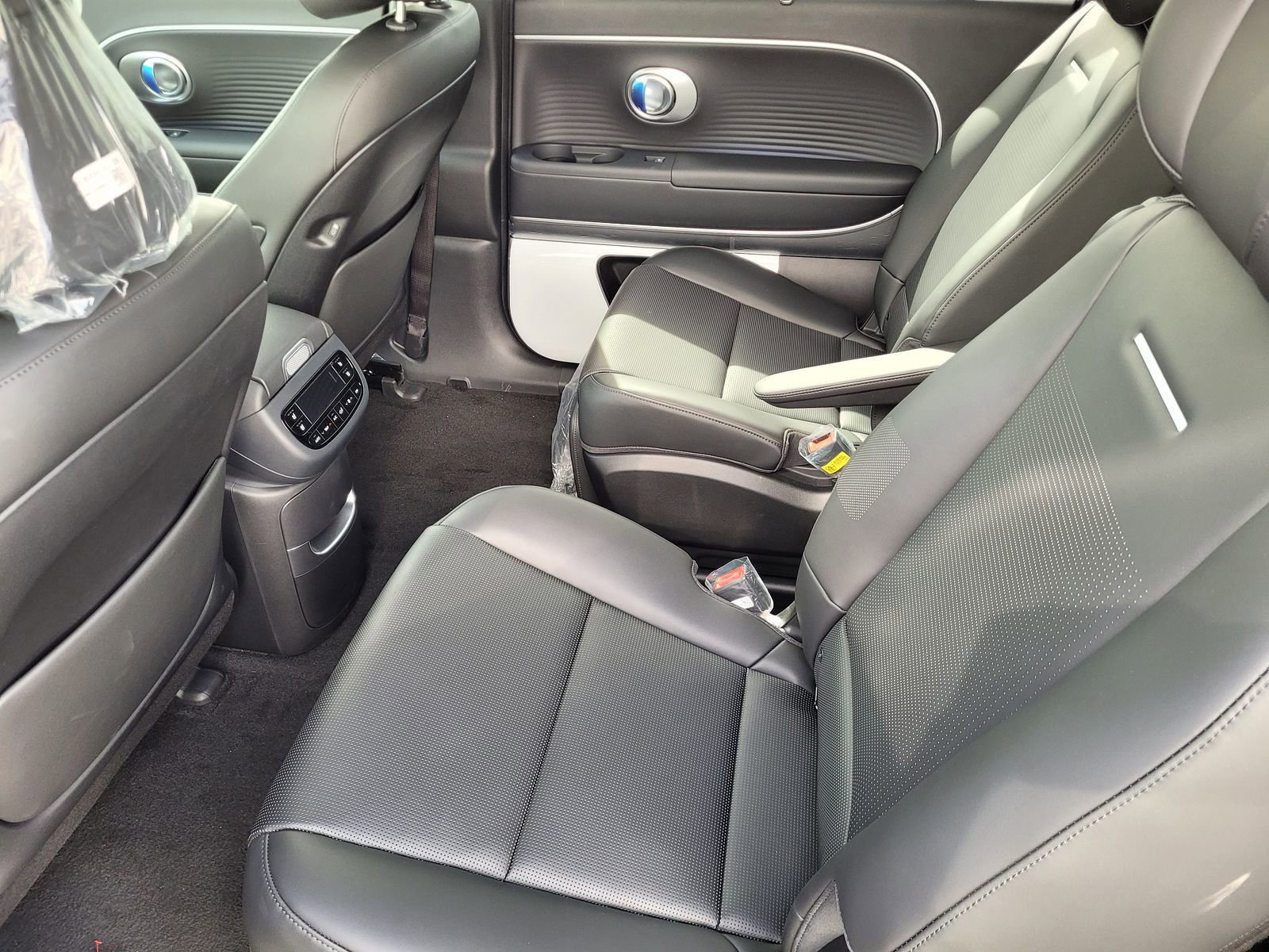 New 2026 Hyundai Ioniq 9 Limited image 8