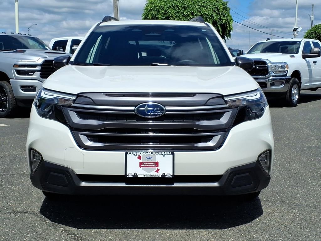 Certified 2025 Subaru Forester Premium AWD/4WD image 2