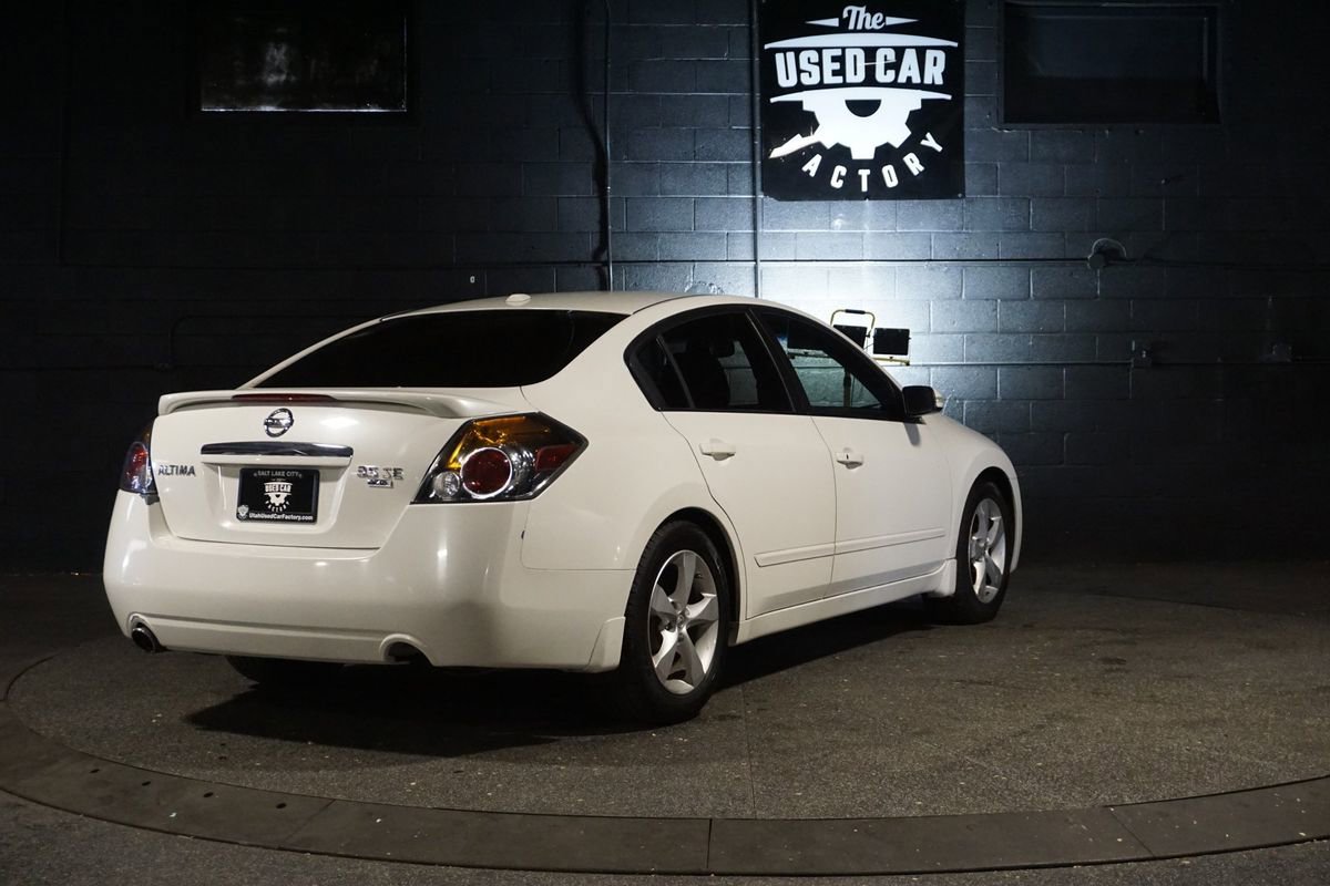 Used 2008 Nissan Altima 3.5 SE w/ Premium Pkg FWD image 6