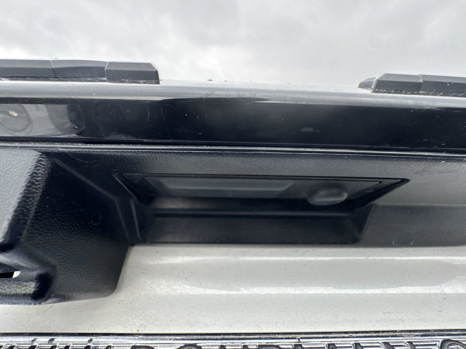 Used 2022 Nissan Armada SL w/ Midnight Edition Package image 19