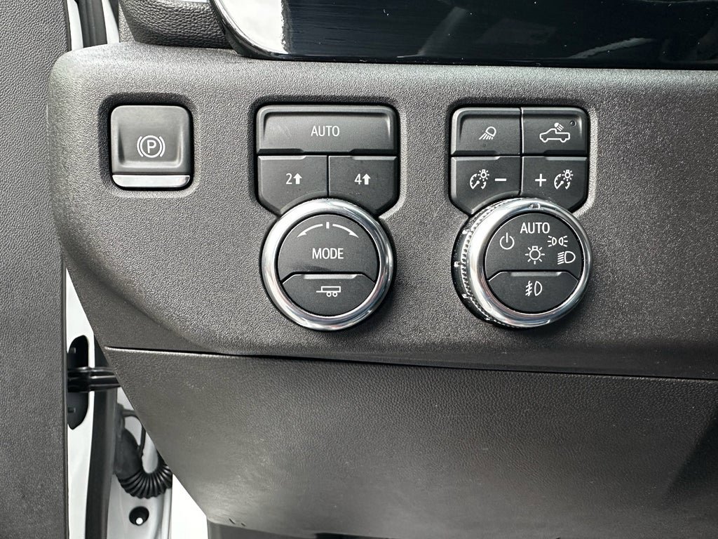 Used 2025 GMC Sierra 1500 SLT AWD/4WD image 13