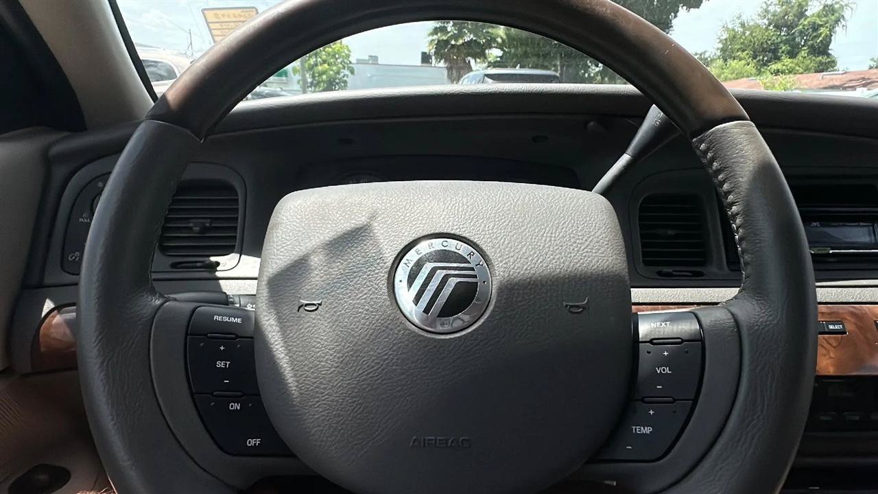 Used 2009 Mercury Grand Marquis LS RWD image 38