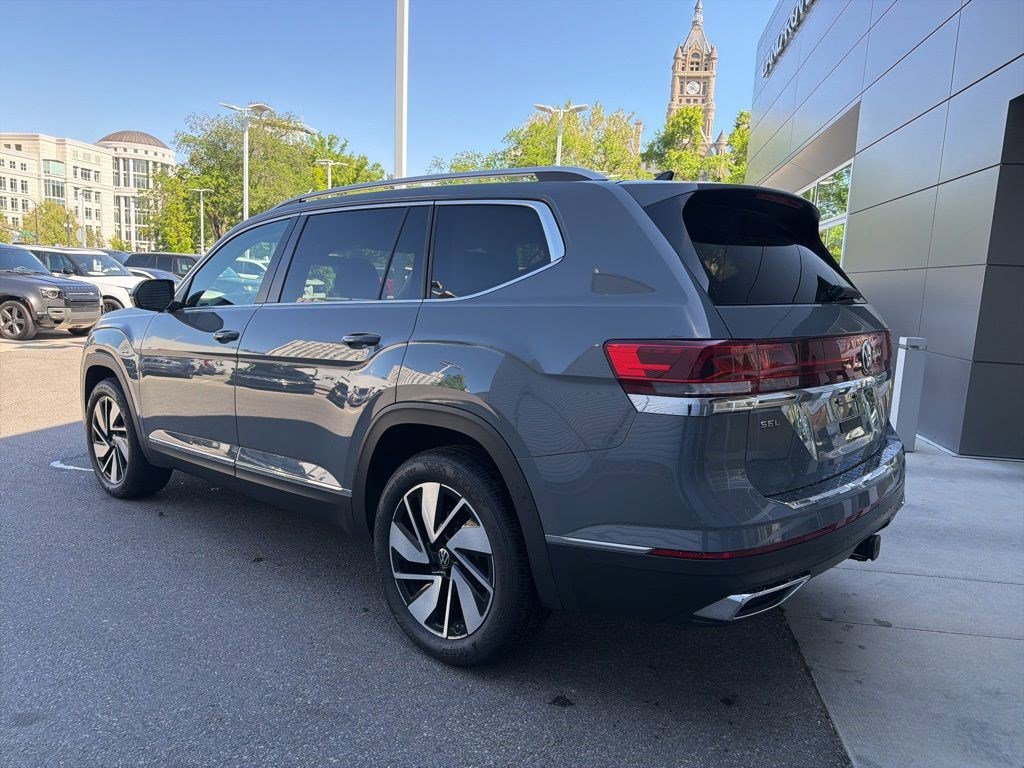 Used 2025 Volkswagen Atlas SEL AWD/4WD image 8