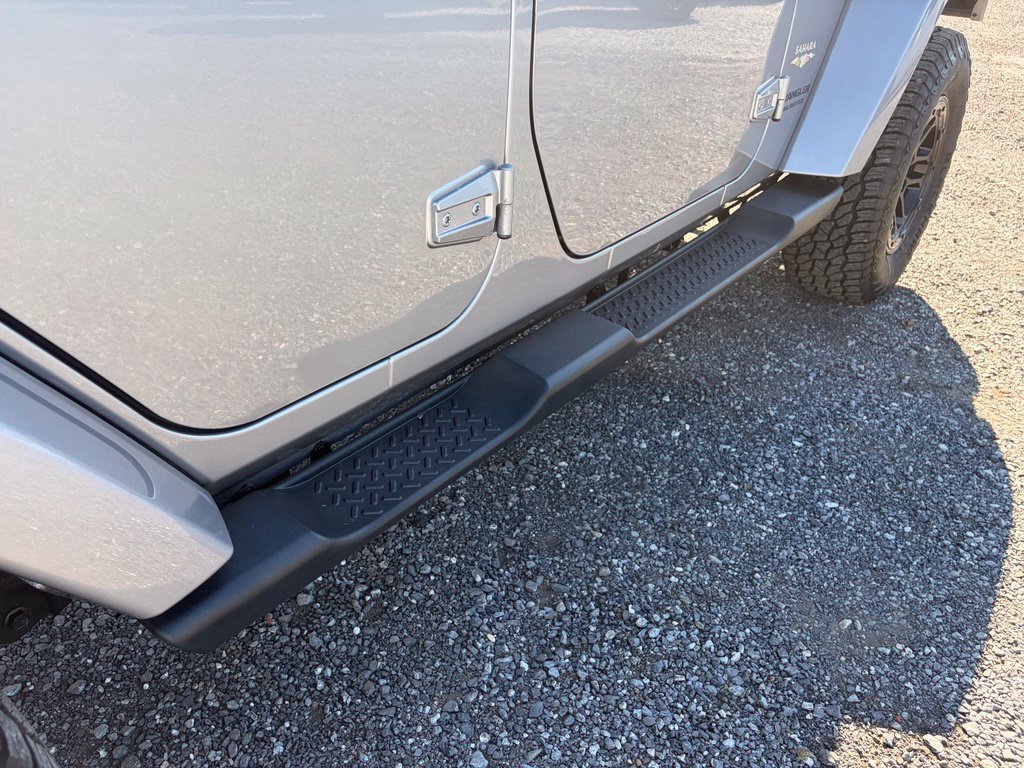 Used 2014 Jeep Wrangler Unlimited Sahara w/ Connectivity Group AWD/4WD image 20