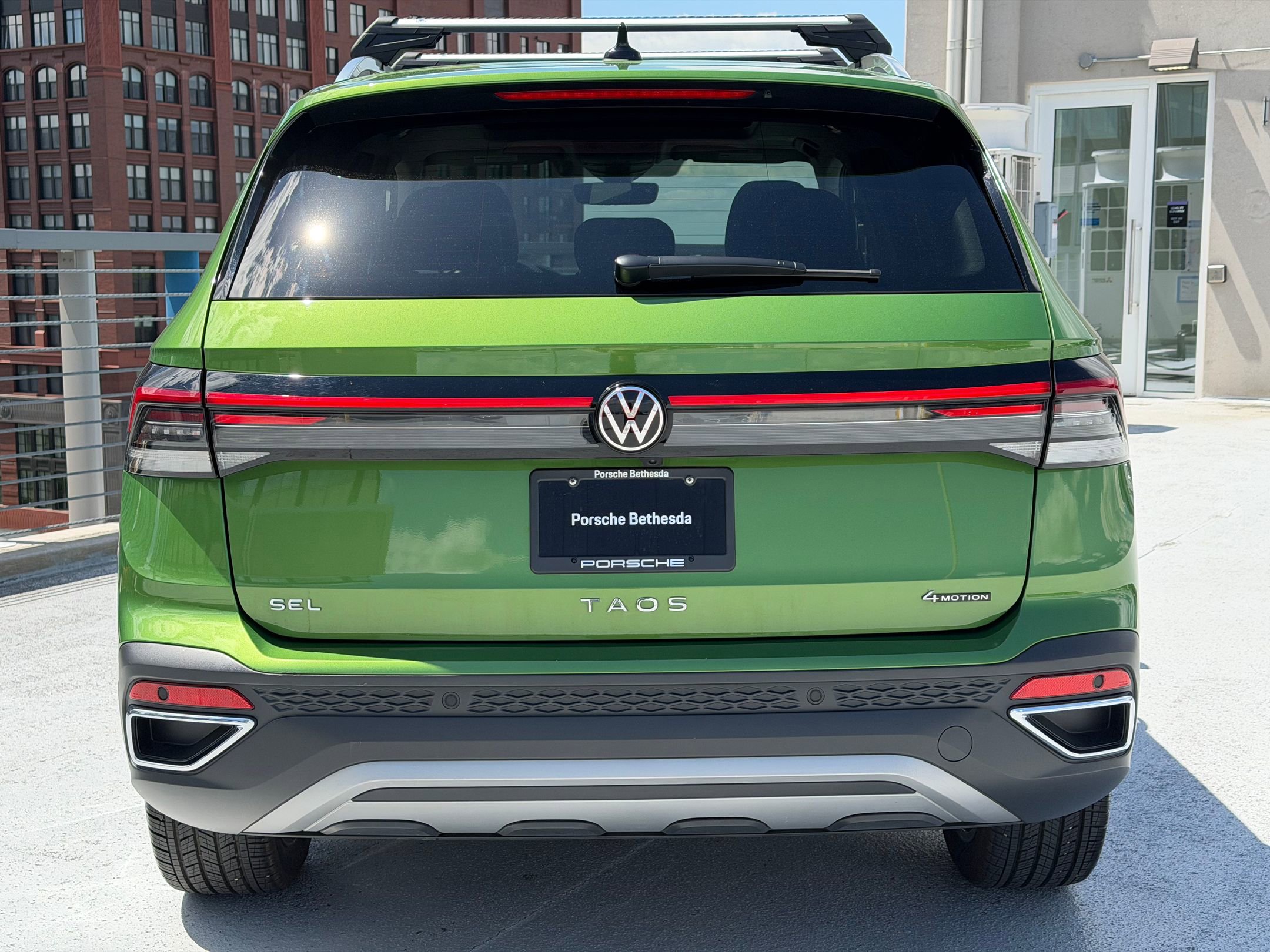Used 2025 Volkswagen Taos SEL AWD/4WD image 6