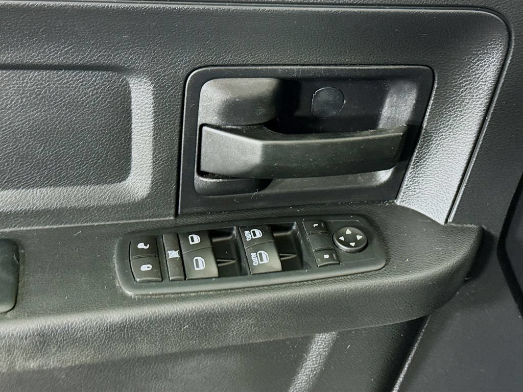 Used 2017 RAM 1500 Express AWD/4WD image 21