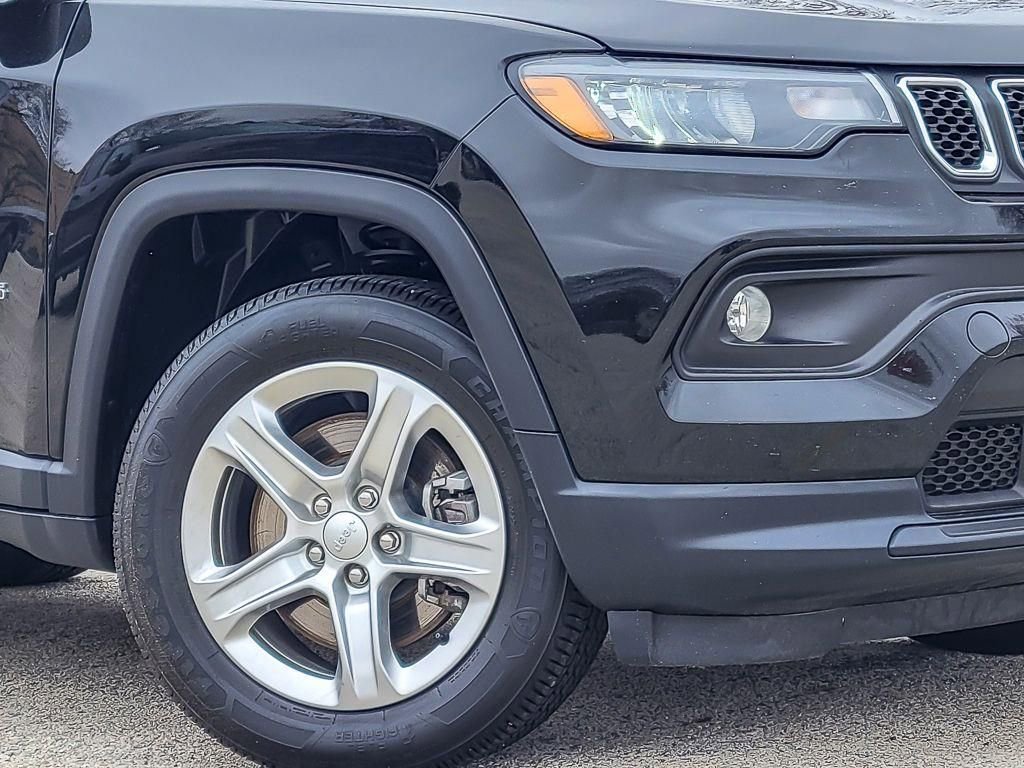 Used 2024 Jeep Compass Latitude image 4