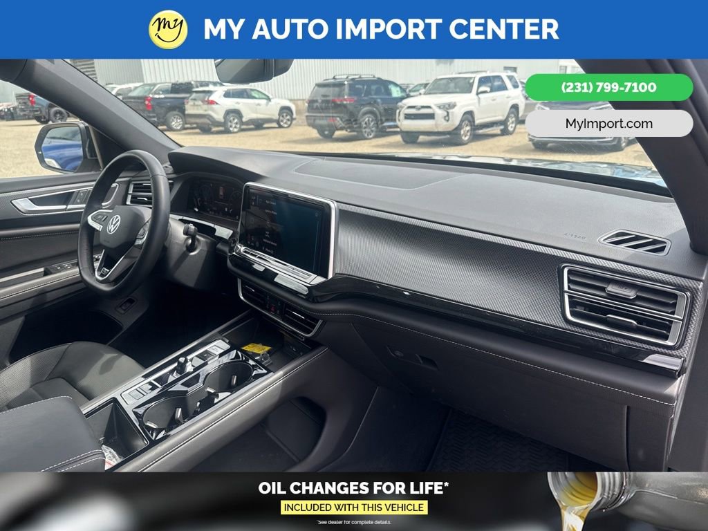 Used 2025 Volkswagen Atlas Cross Sport SEL R-Line AWD/4WD image 31