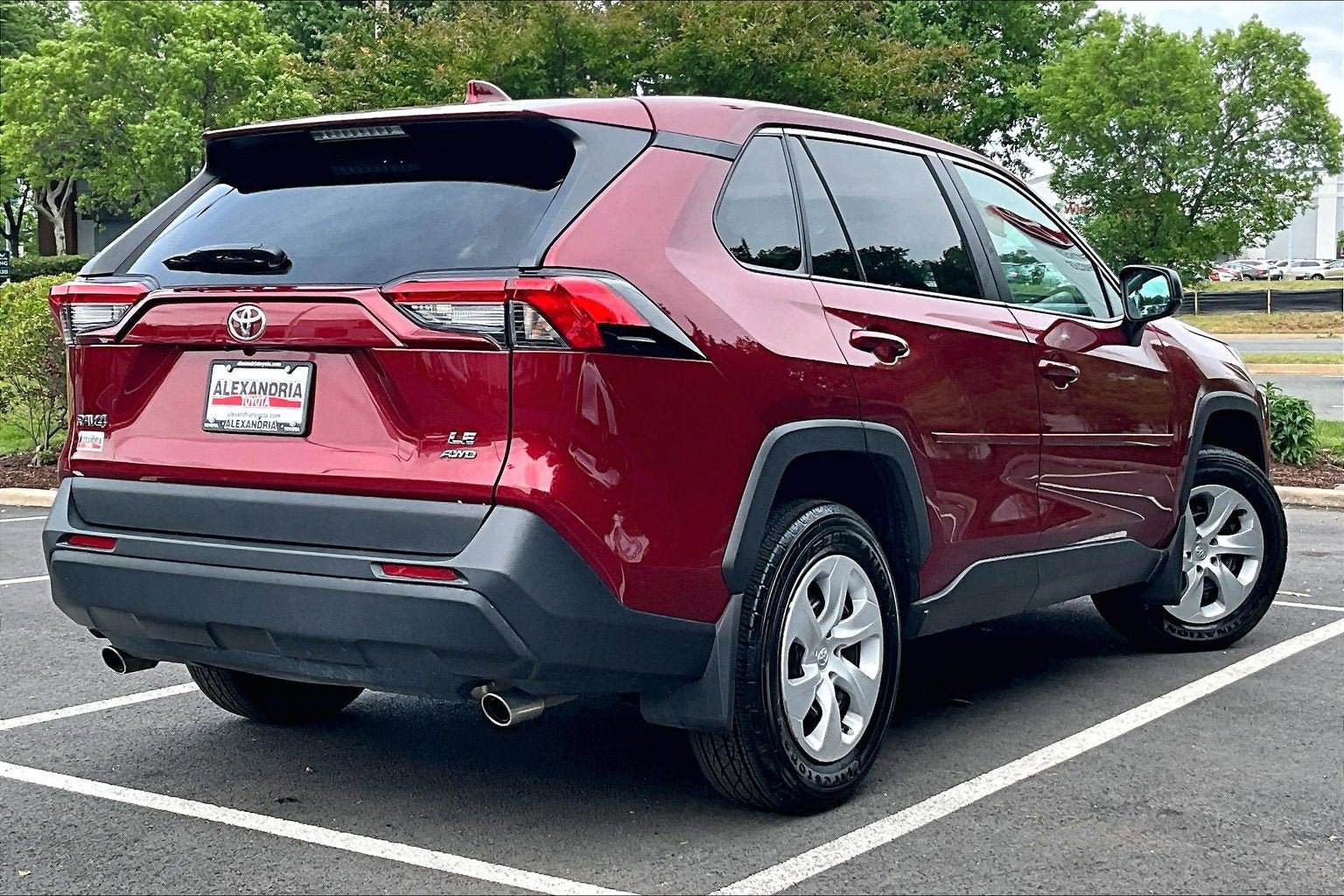 Used 2024 Toyota RAV4 LE AWD/4WD image 12