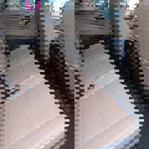 Used 2024 Chevrolet Suburban Premier image 11