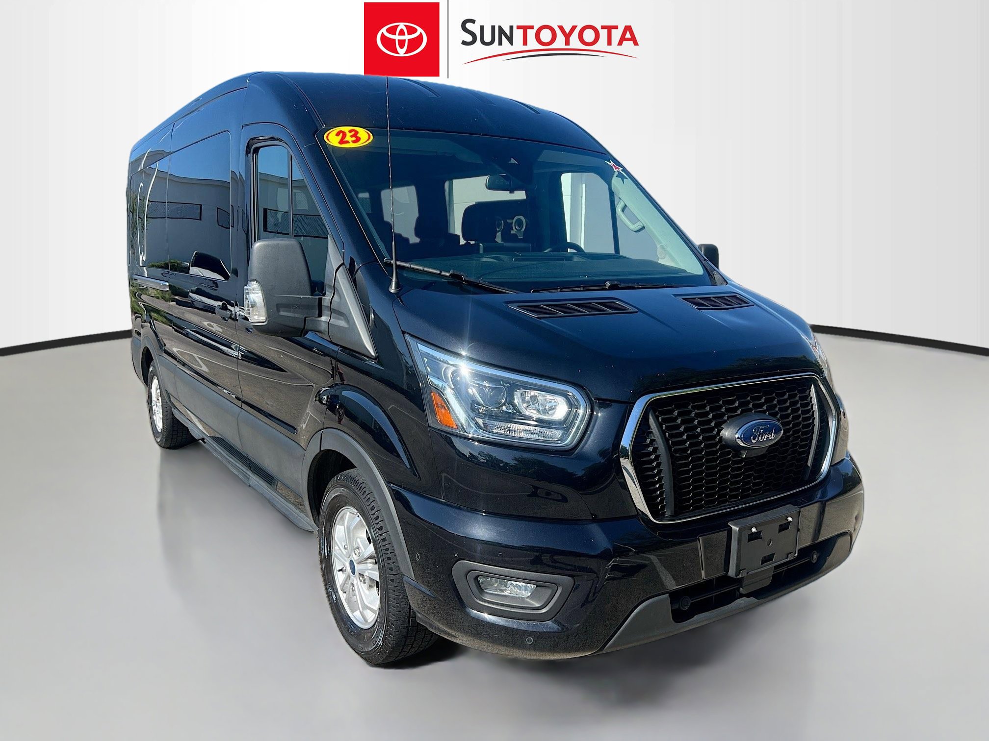 Used 2023 Ford Transit 350 XLT RWD image 1