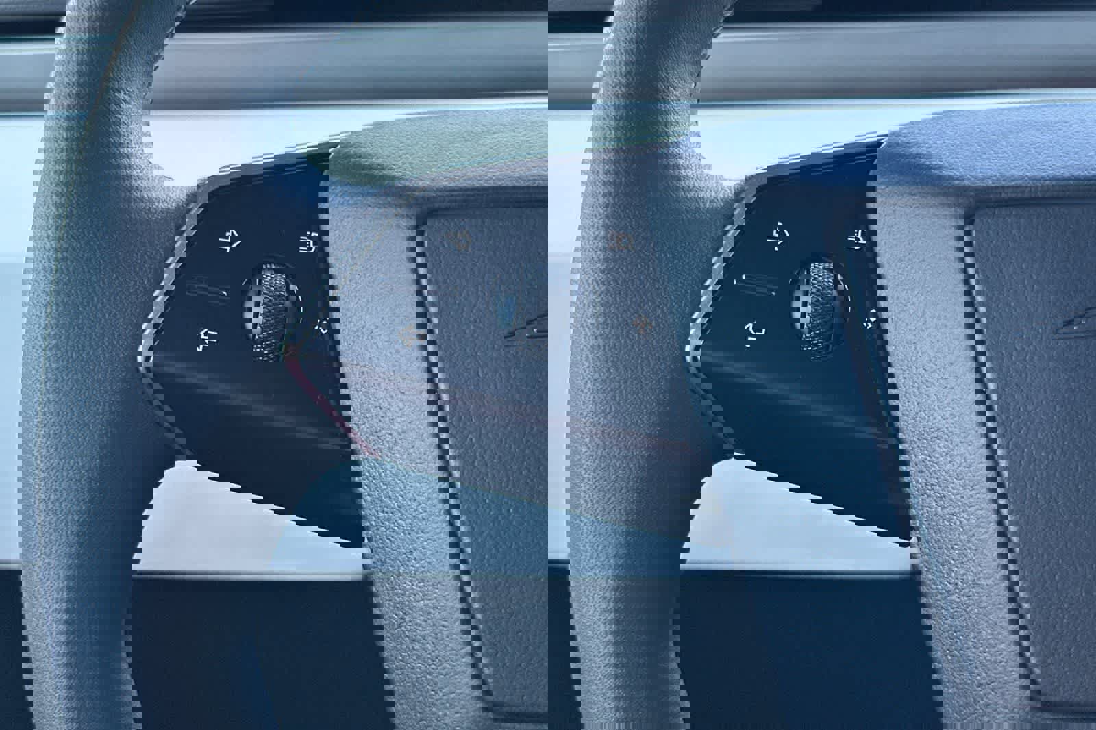 Used 2024 Tesla Cybertruck AWD Crew Cab image 29