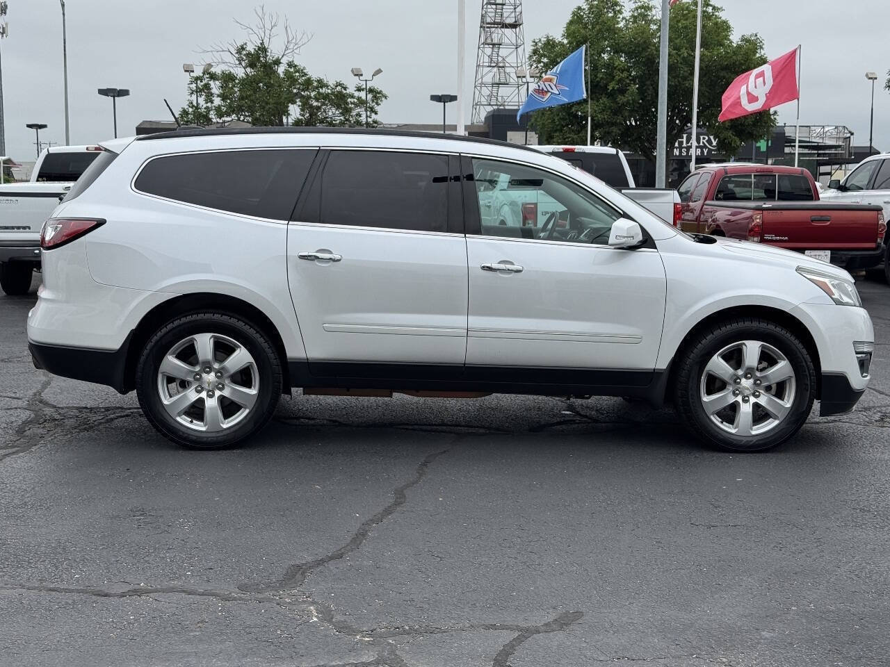 Used 2017 Chevrolet Traverse Premier FWD image 4