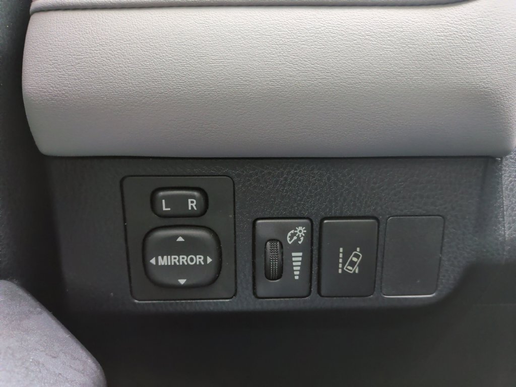 Used 2018 Toyota RAV4 XLE w/ Plus Extra Value Package AWD/4WD image 25