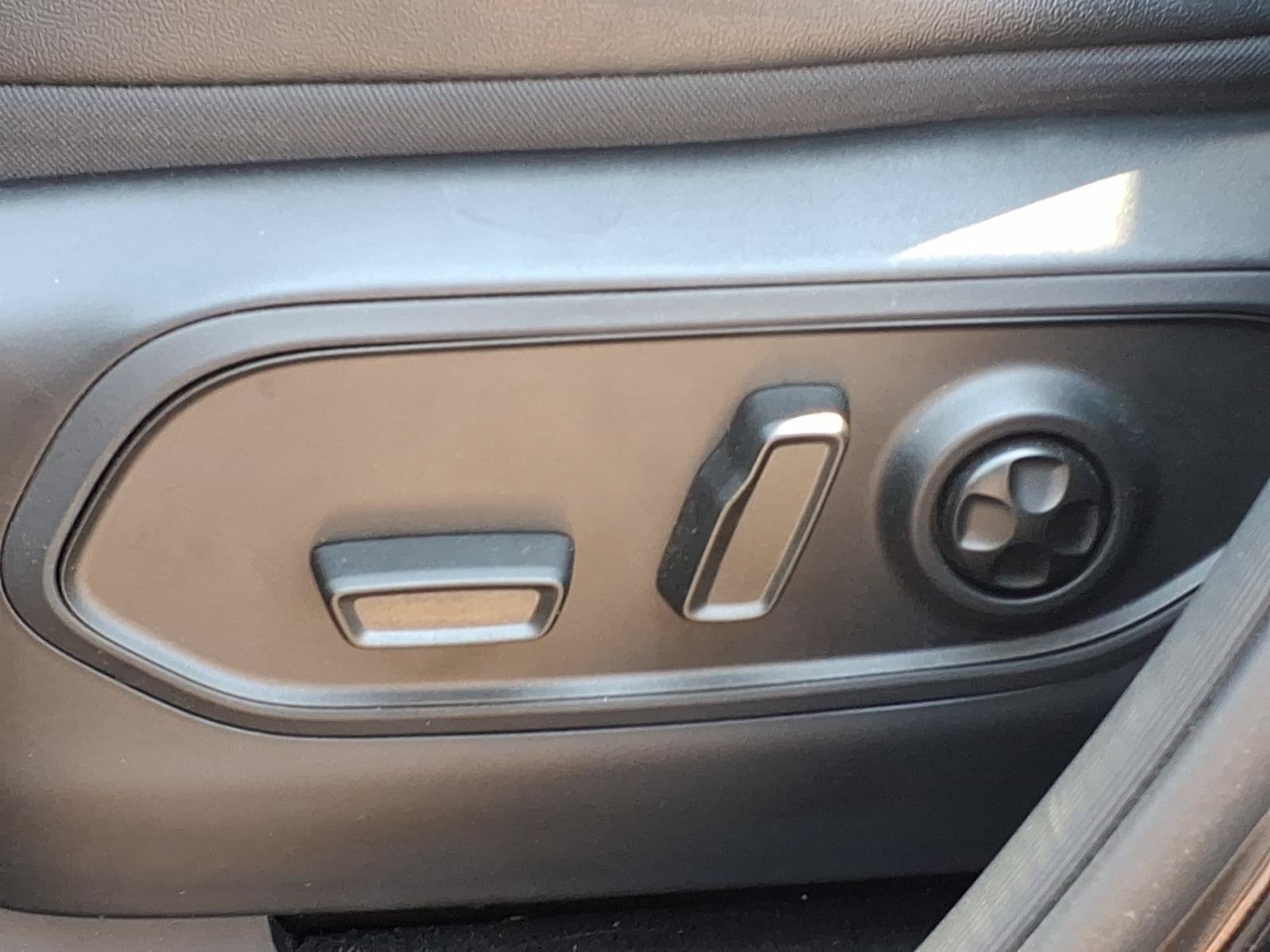 Used 2024 Jeep Grand Cherokee Limited AWD/4WD image 8