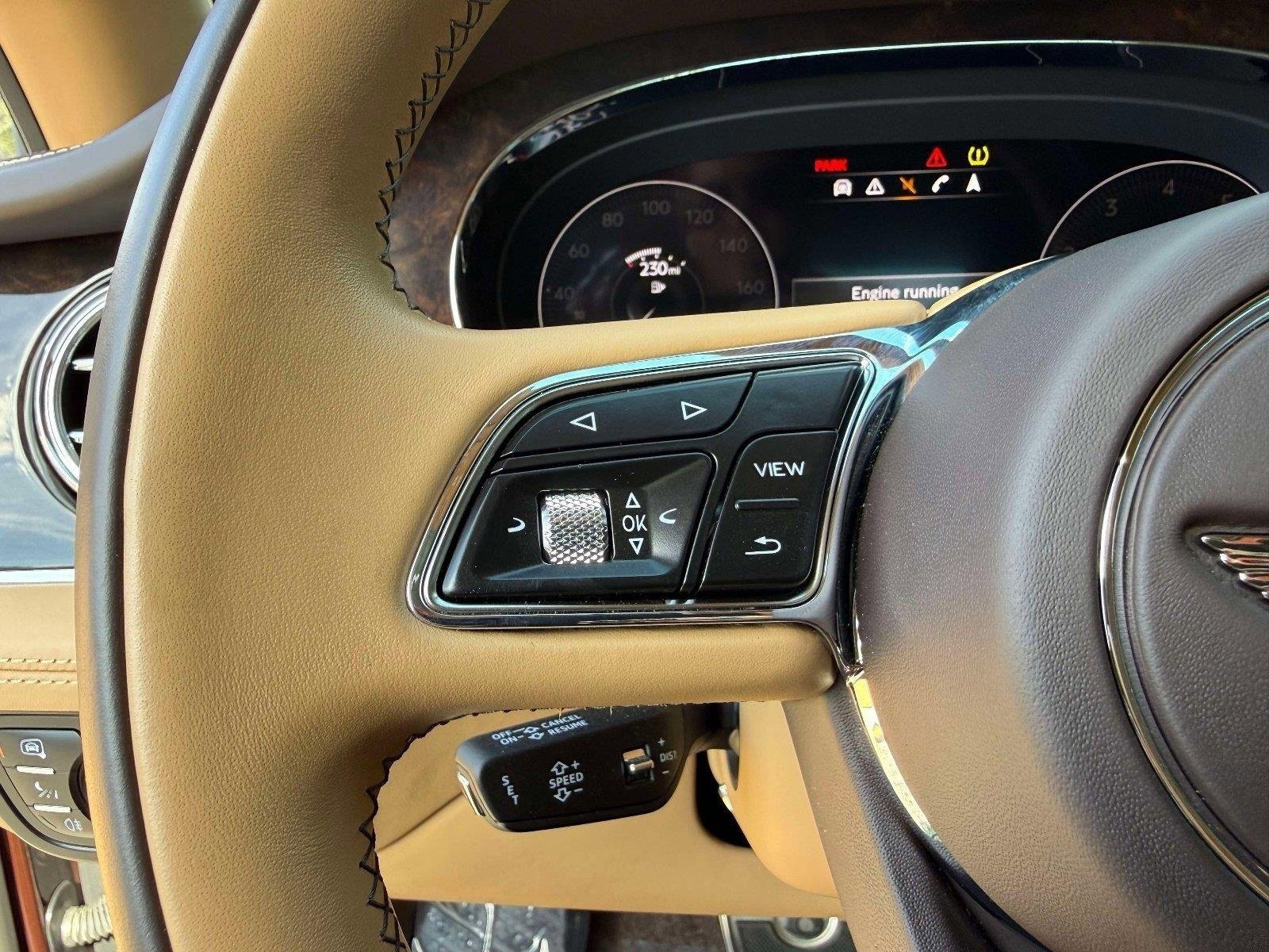 Used 2022 Bentley Bentayga image 57