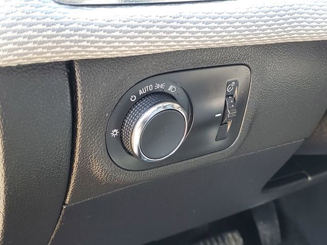 Used 2019 Chevrolet Cruze LT image 9