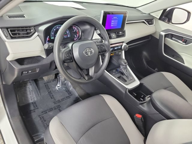 Used 2025 Toyota RAV4 XLE FWD image 18