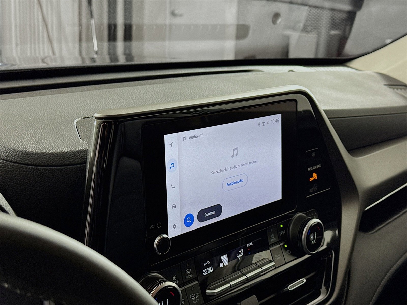 Certified 2025 Toyota Highlander XLE image 12