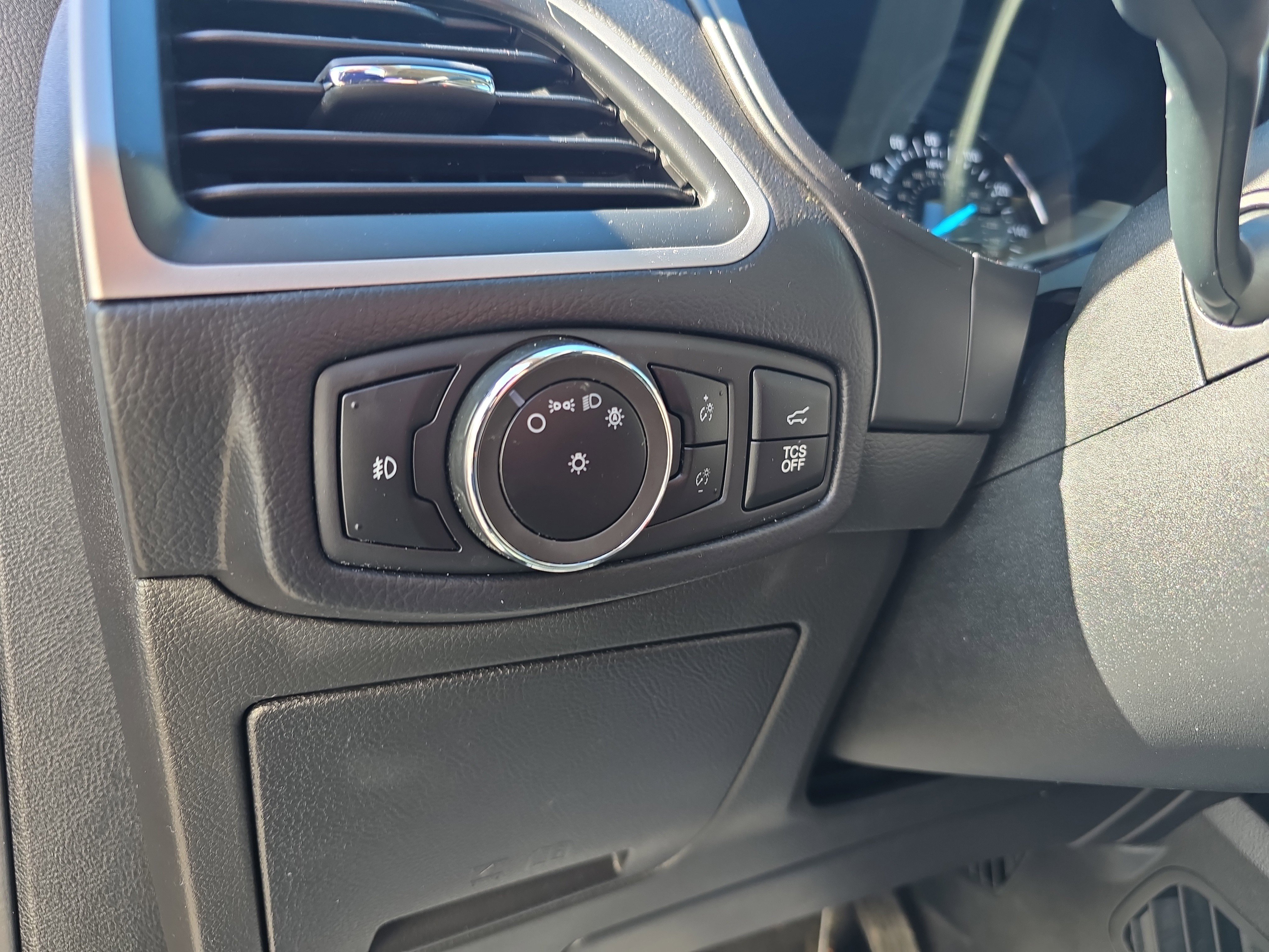 Certified 2024 Ford Edge SEL w/ Convenience Package image 18