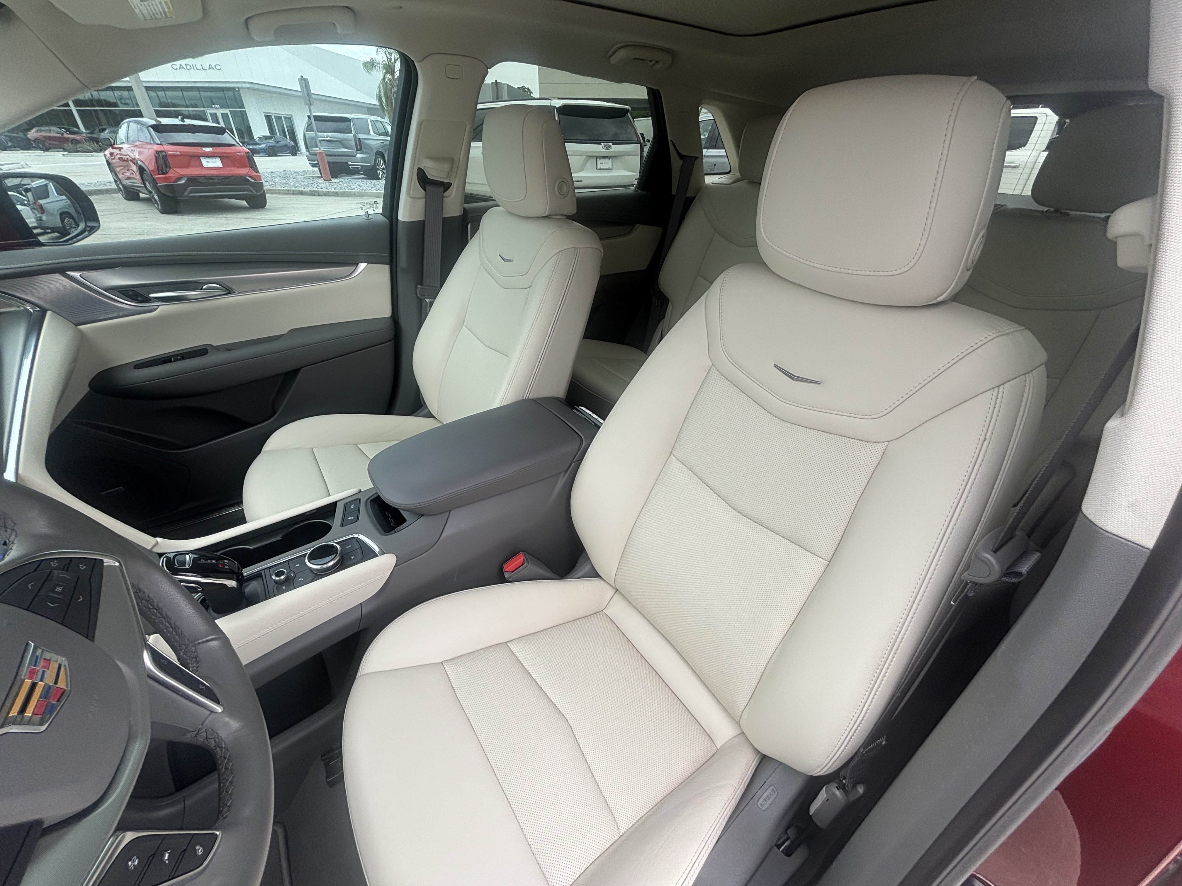 Certified 2024 Cadillac XT5 Premium Luxury FWD image 17