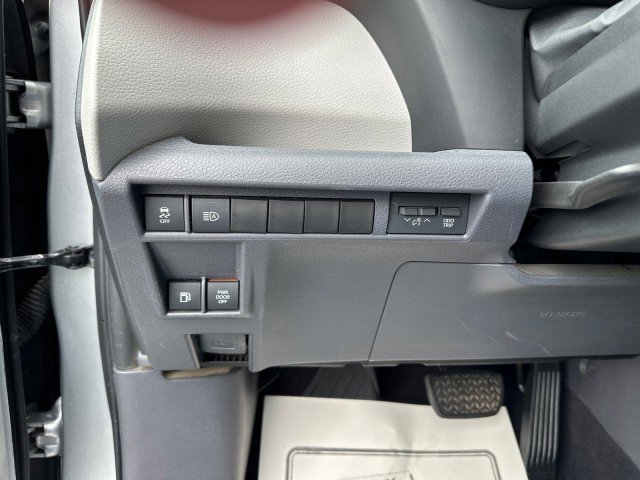 Used 2021 Toyota Sienna XLE FWD image 13