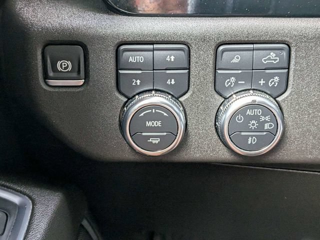 Used 2024 GMC Sierra 2500 SLT w/ SLT Premium Package AWD/4WD image 29